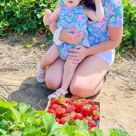 Lilly Pulitzer Mommy & Mini Set - Picture 2 of 5